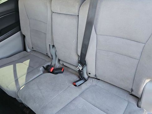 Used 2020 Honda Pilot EX image 9