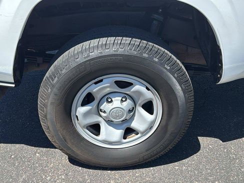Used 2022 Toyota Tacoma SR RWD image 11