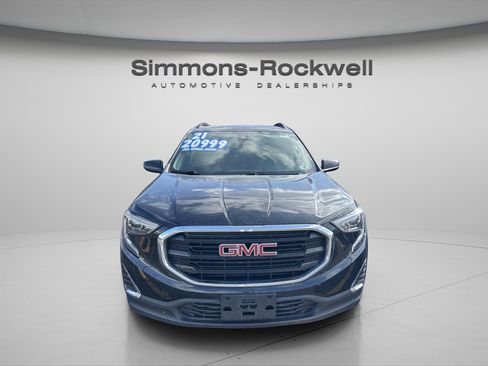 Used 2021 GMC Terrain SLE w/ Driver Convenience Package image 1