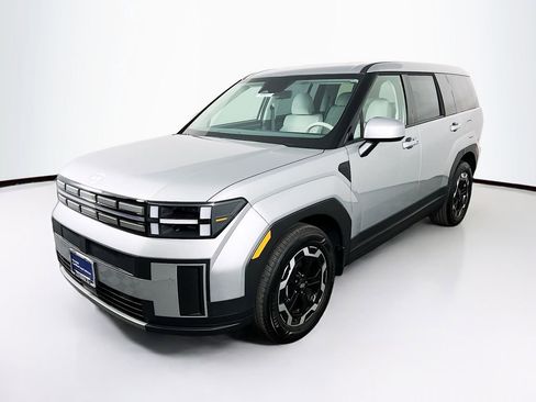 Certified 2025 Hyundai Santa Fe SE image 3