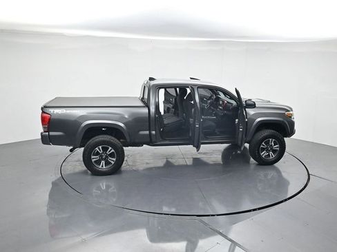 Used 2016 Toyota Tacoma TRD Sport image 42