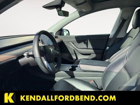 Used 2022 Tesla Model Y Long Range AWD/4WD image 9