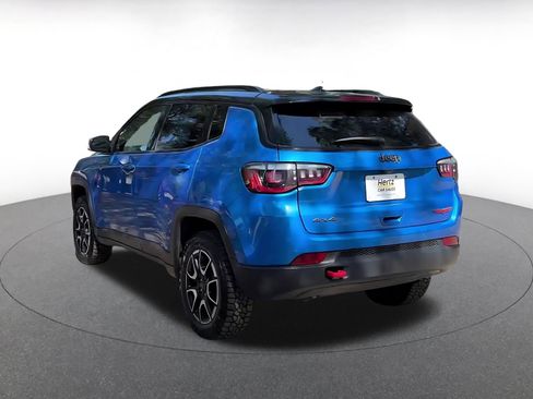 Used 2025 Jeep Compass Trailhawk AWD/4WD image 11