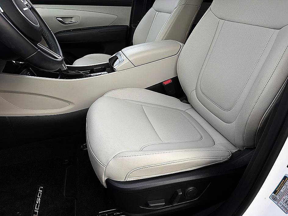 Certified 2025 Hyundai Tucson SEL FWD image 11
