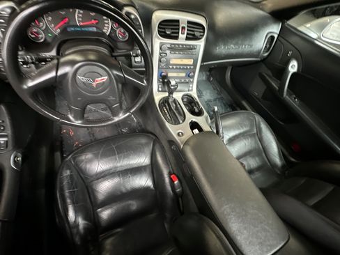 Used 2005 Chevrolet Corvette w/ Preferred Equipment Group image 15