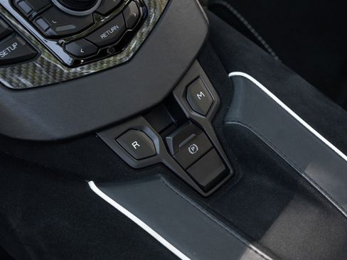Used 2020 Lamborghini Aventador SVJ AWD/4WD image 72