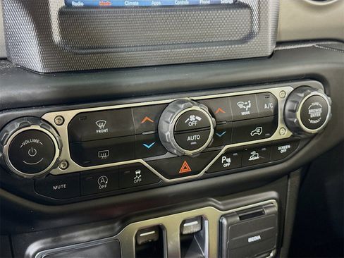 Used 2021 Jeep Wrangler Sport S image 15