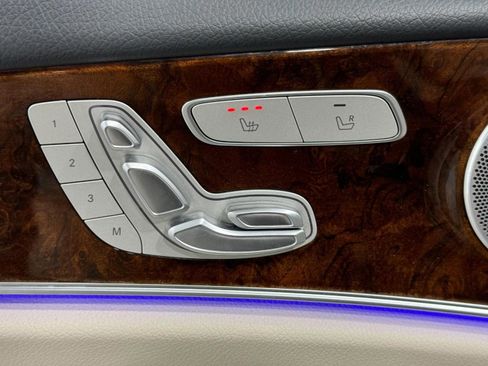 Used 2019 Mercedes-Benz E 300 4MATIC image 25