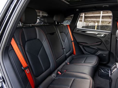 New 2026 Porsche Macan image 45