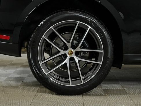 Used 2026 Porsche Macan AWD/4WD image 39