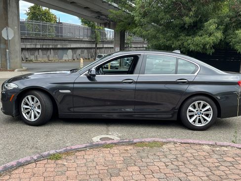 Used 2016 BMW 528i Sedan RWD image 2