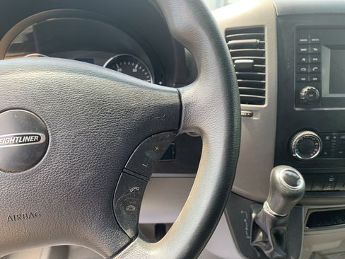 Used 2018 Mercedes-Benz Sprinter 2500 image 17