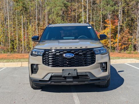 New 2026 Ford Explorer ST-Line w/ ST-Line Street Pack image 7