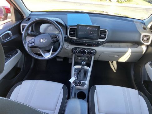 Used 2025 Hyundai Venue SEL FWD image 51