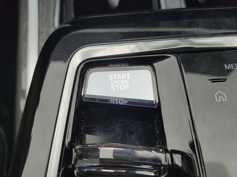 Used 2024 BMW 740i xDrive AWD/4WD image 23