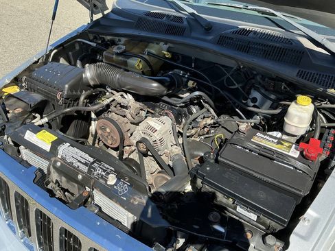 Used 2005 Jeep Liberty Limited AWD/4WD image 15