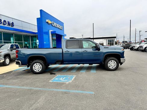 Used 2026 Chevrolet Silverado 3500 LT w/ All Star Edition AWD/4WD image 8