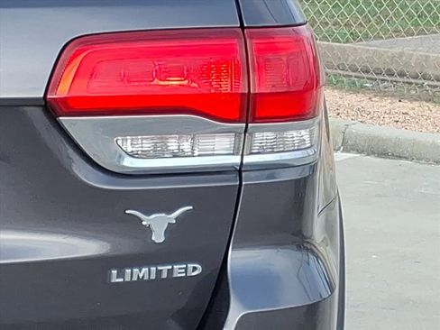 Used 2017 Jeep Grand Cherokee Limited w/ Trailer Tow Group IV image 9