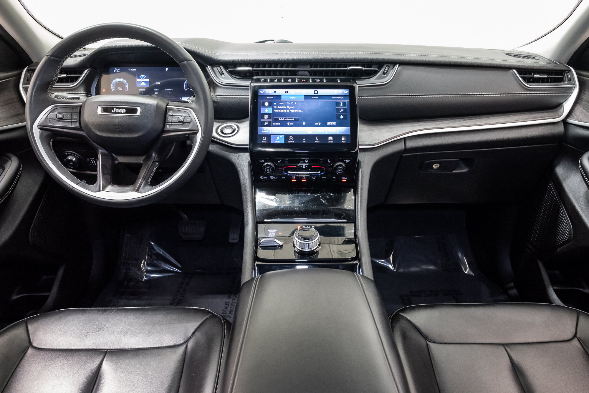 Used 2023 Jeep Grand Cherokee L Limited AWD/4WD image 36