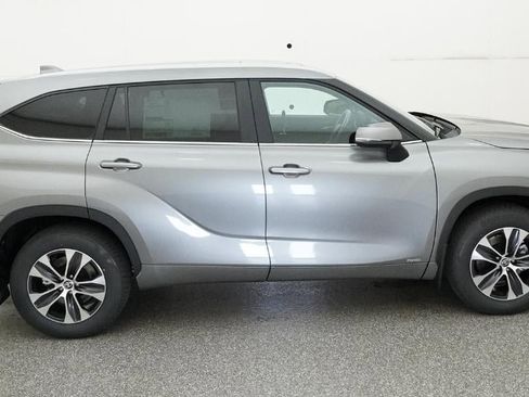 New 2026 Toyota Highlander XLE AWD/4WD image 11