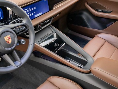 New 2025 Porsche Macan 4S Electric image 13