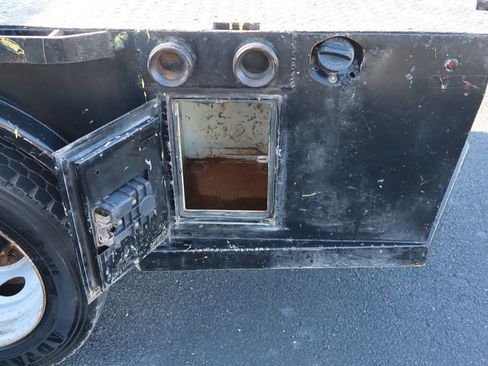 Used 2012 Ford F550 XL w/ Payload Upgrade Pkg image 17