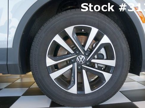 Certified 2024 Volkswagen Tiguan S image 90