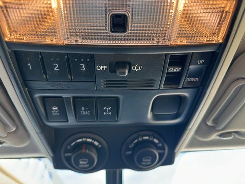 Used 2019 Toyota 4Runner TRD Off-Road Premium AWD/4WD image 24