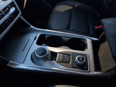 Used 2020 Ford Explorer XLT w/ Equipment Group 202A image 31