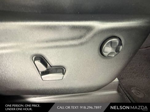 Used 2019 Jeep Grand Cherokee Overland RWD image 48