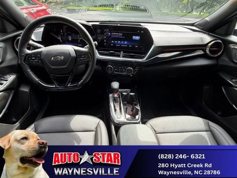 Used 2025 Chevrolet Trax RS w/ Sunroof Package FWD image 7