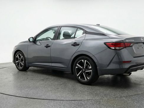 Used 2025 Nissan Sentra SV image 6