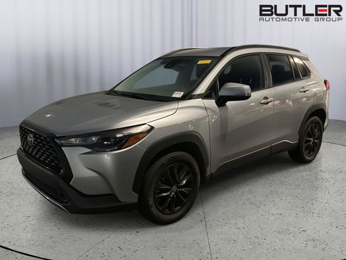 Used 2022 Toyota Corolla Cross LE FWD image 1
