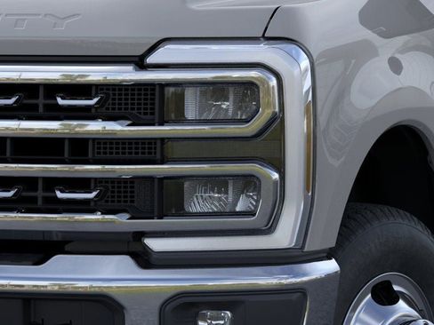 New 2026 Ford F350 XLT w/ XLT Premium Package AWD/4WD image 18