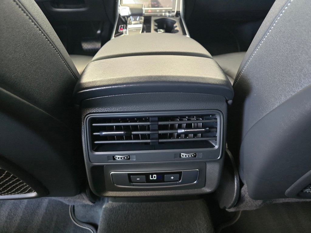 Used 2025 Audi Q7 3.0T Premium Plus AWD/4WD image 36