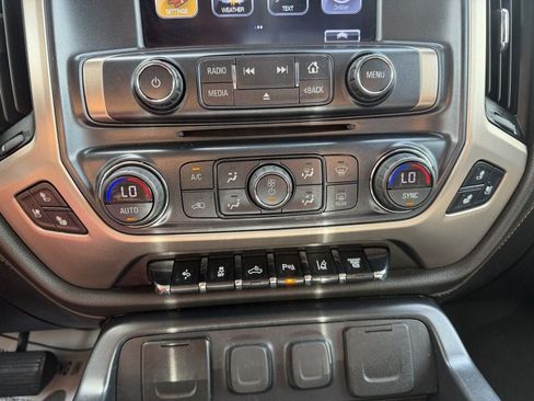 Used 2018 GMC Sierra 2500 Denali w/ Duramax Plus Package AWD/4WD image 20