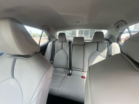 Used 2021 Toyota Camry XLE FWD image 10