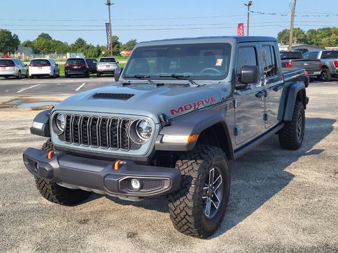 Used 2026 Jeep Gladiator Mojave AWD/4WD image 6