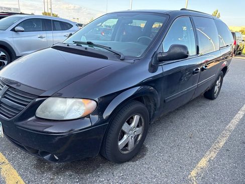 Used 2005 Dodge Grand Caravan SXT FWD image 9