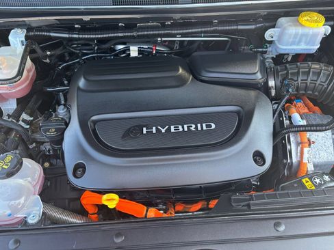 Used 2023 Chrysler Pacifica Touring-L FWD image 30