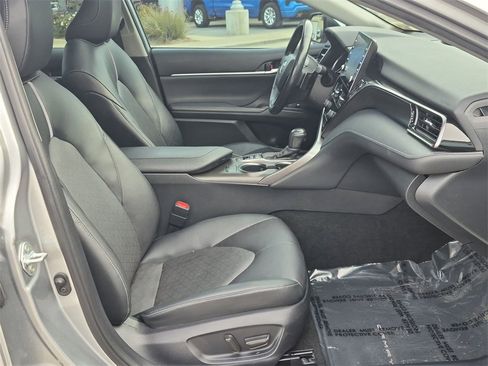 Used 2022 Toyota Camry XSE image 24