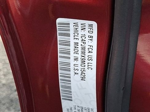 Certified 2021 Jeep Cherokee Latitude Lux w/ Sun & Sound Group image 31