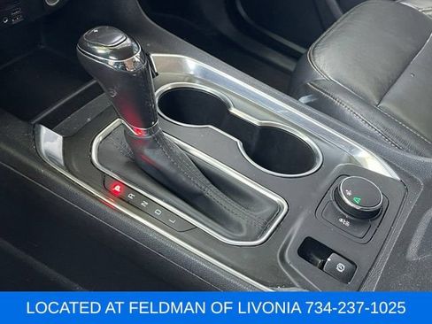 Used 2020 Chevrolet Traverse LT w/ LT Premium Package FWD image 16
