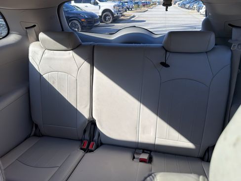 Used 2014 Buick Enclave Leather image 11
