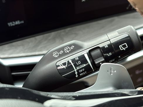 Used 2024 Kia Sorento SX Prestige w/ Olive Brown Leather Package image 18