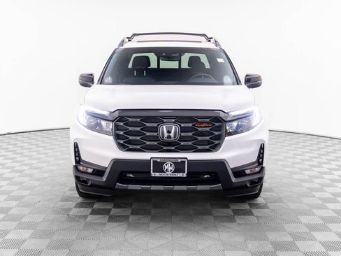 Used 2025 Honda Ridgeline TrailSport image 11