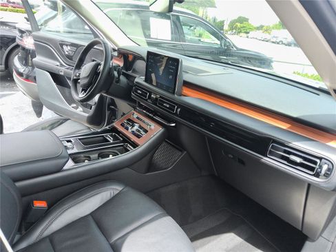 Certified 2024 Lincoln Aviator Reserve w/ Jet Package RWD image 22