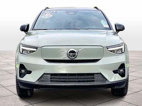 Used 2023 Volvo XC40 Recharge Ultimate image 3