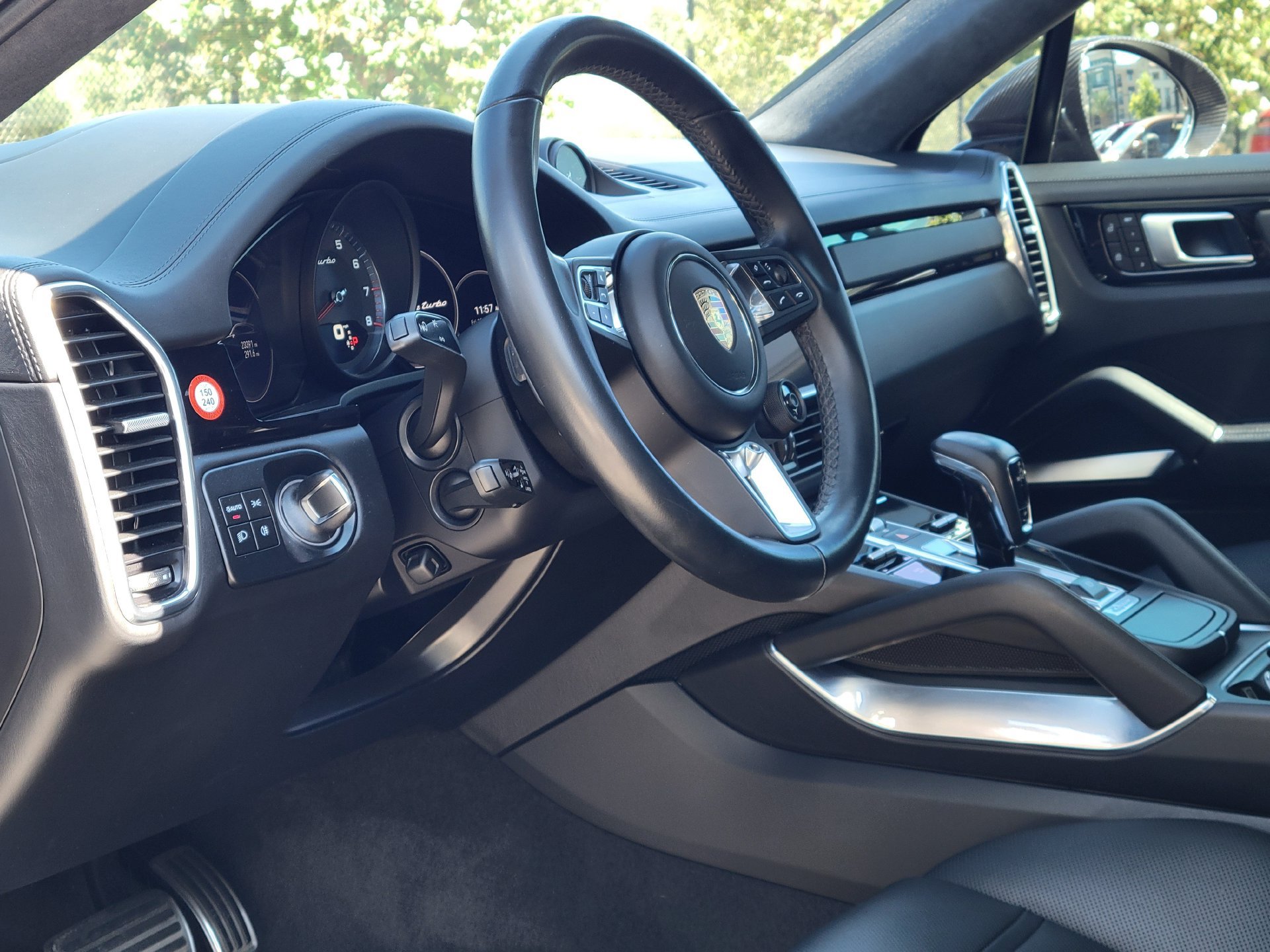 Certified 2022 Porsche Cayenne Turbo AWD/4WD image 4