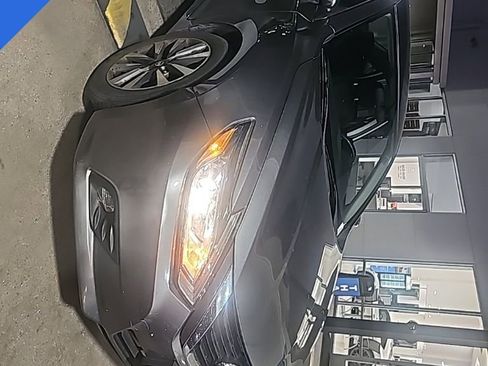 Used 2017 Nissan Altima 2.5 SV image 2